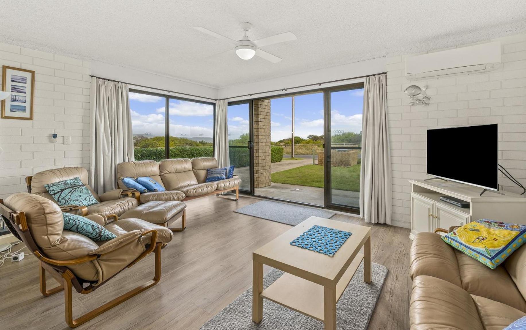 Sun & Surf Aldinga Beach Apartment Buitenkant foto